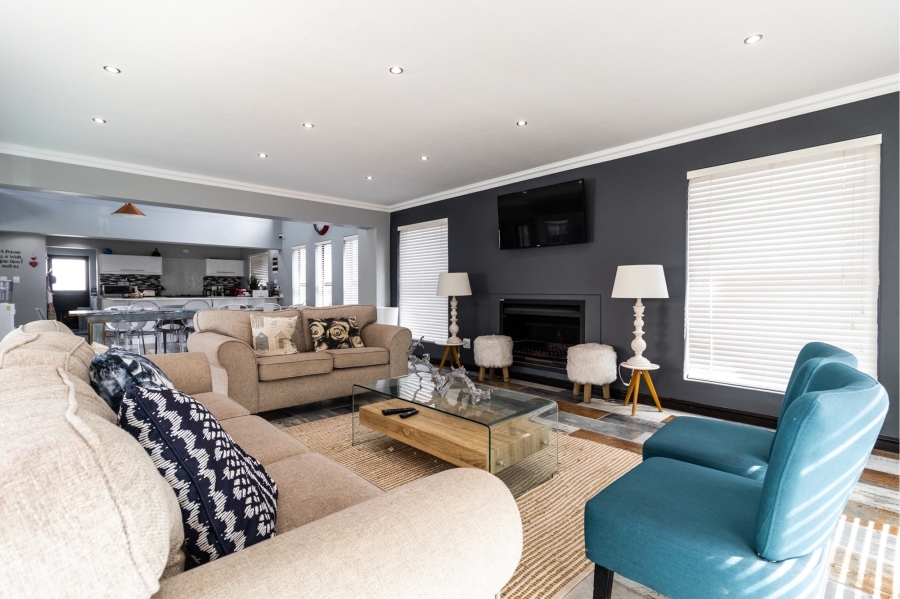 4 Bedroom Property for Sale in Calypso Beach Western Cape